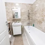 Natural Luxury Adress *