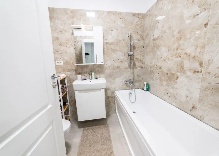 Natural Luxury Adress *