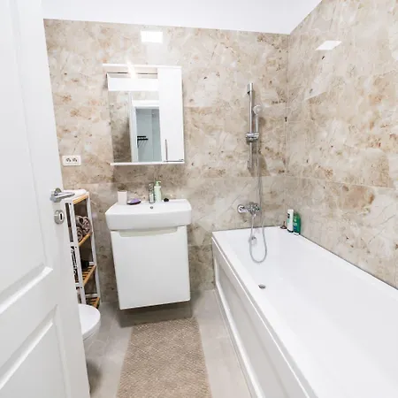 Natural Luxury Adress *