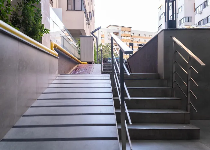 Natural Luxury Adress Бухарест